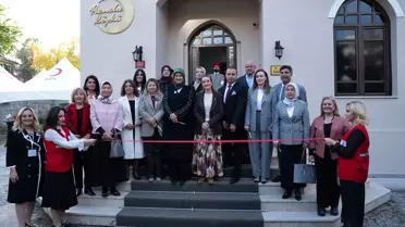 Türk Kadınları Sergisi Açıldı