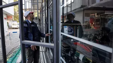 Sındırgı Esnafı Depremlerden Zarar Gördü