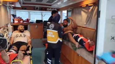 Bodrum'da Lastik Bot Kayalıklara Çarptı