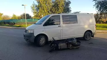 Manavgat'ta Motosiklet-Kamyonet Çarpıştı