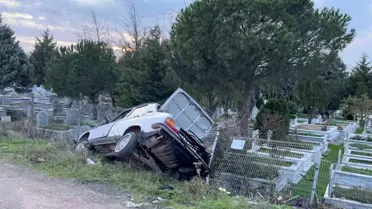 Çorlu'da Alkollü Sürücü Mezarlığa Daldı