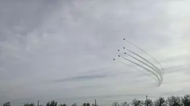 Türk Yıldızları Tekirdağ'da Gösteri Uçuşu Gerçekleştirdi