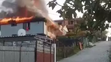 Yalova'da Çatı Yangını: Ev Kullanılamaz Hale Geldi
