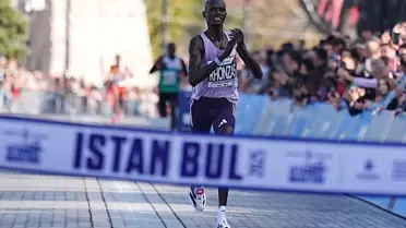 47. İstanbul Maratonu'nu erkeklerde Rhonzas Lokitam Kilimo kazandı