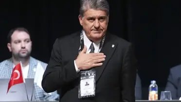 Beşiktaş Başkanı Serdal Adalı ve yönetimi 22 oy farkla ibra edildi