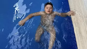 Kayra'nın Yüzme Serüveni Umut Veriyor