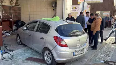 Edirne'de Otomobil Fırına Girdi: 4 Yaralı