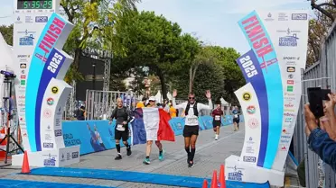 Fransa'nın Ankara Büyükelçisi Isabelle Dumont, 47. İstanbul Maratonu'na katıldı