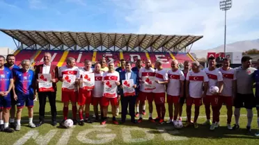 Niğde'de Efsane Futbolcular Sahada