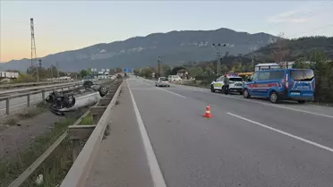 Otomobil Devrildi: 2 Yaralı