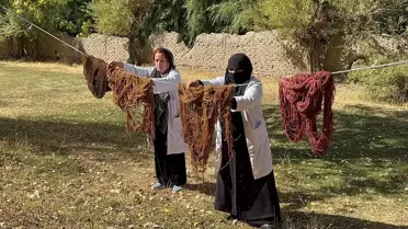 Van'da Kök Boya İle Renklendirilen İpler