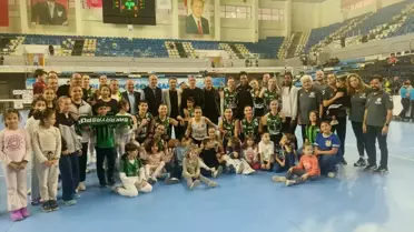 Sakarya Voleybol, İlbank'ı Rahat Geçti