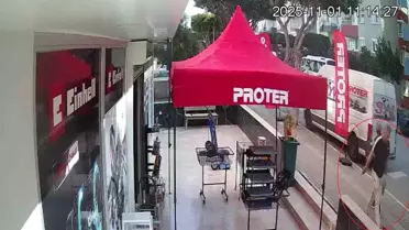 Yoldan geçenlere dehşet yaşattı! Adım adım izleyerek yakaladılar