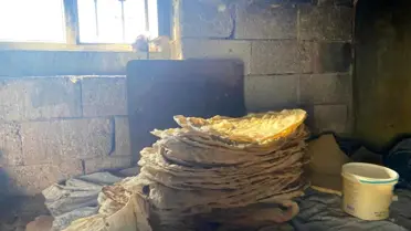 Patnos'ta Kadınlardan Kışa Tandır Ekmeği Hazırlığı