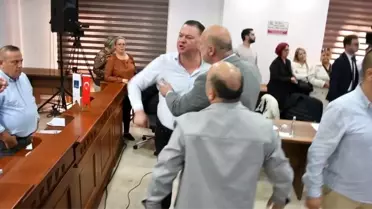 Kuşadası Meclis Toplantısında Gergin Anlar