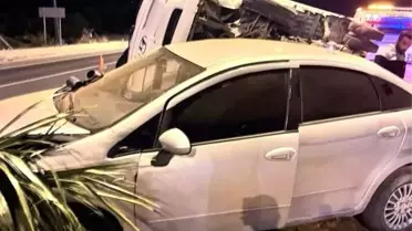 Mersin'de Otomobil-Kamyonet Kazası: 4 Yaralı