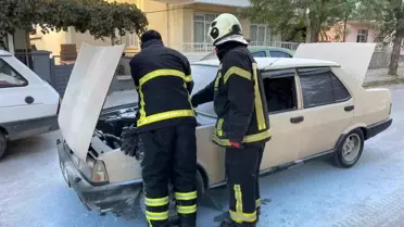 Karaman'da Seyir Halindeki Otomobil Yangını Vatandaşların Müdahalesiyle Söndürüldü