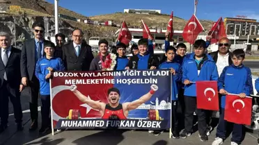 Yozgat'ta Şampiyon Halterciye Coşkulu Karşılama