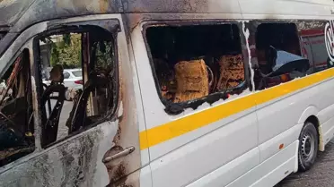 Turgutlu'da Servis Yangınında 13 Öğrenci Kurtarıldı