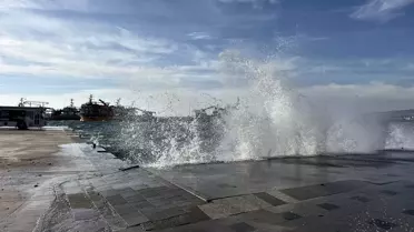 Sinop'ta Fırtına ve Yüksek Dalgalar