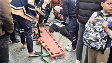 Motosiklet ile otomobil çarpıştı, tramvay seferleri durdu