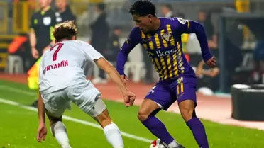 Trendyol Süper Lig: Eyüpspor: 0 Antalyaspor: 0 (İlk yarı)