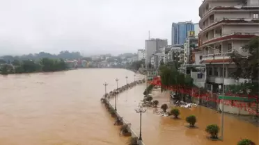 Vietnam'da Sel Felaketi: 37 Ölü