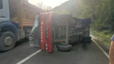 Araklı'da İtfaiye Aracı Devrildi: 2 Yaralı