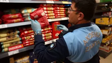 Mersin'de Son Kullanma Tarihli Gıdalar Ele Geçirildi