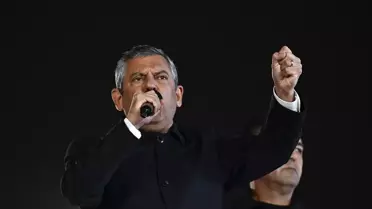 Özgür Özel İstanbul'da Miting Düzenledi