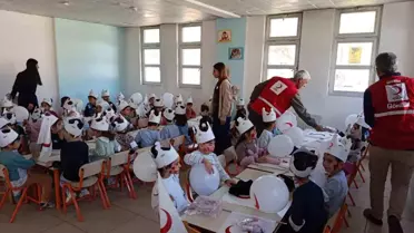 Kızılay'dan Miniklere Ziyaret