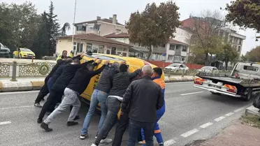 Taksicinin Hayatı Emniyet Kemeriyle Kurtuldu