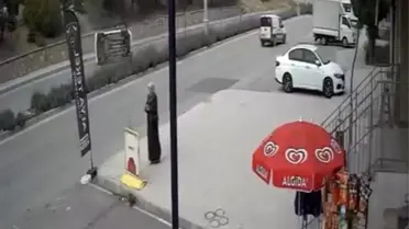 Elazığ'da Araç Yan Yattı: 1 Yaralı