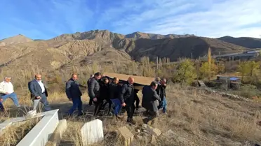 Erzurum'da katledilen kadın, gözyaşları ve dualarla uğurlandı