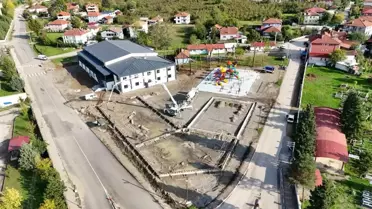 Beyköy'de Gençlik Merkezi ve Futbol Sahası İnşaatı Devam Ediyor