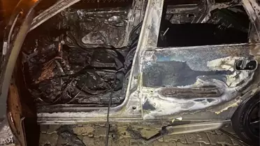 İskenderun'da Park Halindeki Araç Yandı