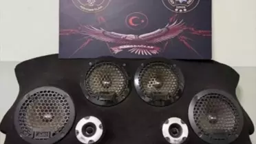 İzmir'de Otomobilden Hırsızlık: 2 Gözaltı