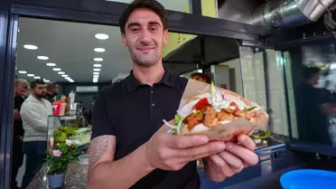 Orkan Çınar, neden futbolu bırakıp dönerci dükkanı açtığını açıkladı