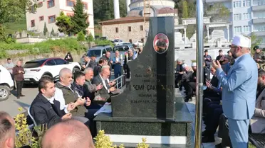 Şehit Özel Harekat Polisi Necmi Çakır, Mezarı Başında Anıldı