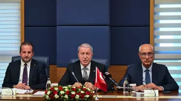 Akar ve Tabatadze'den Savunma İşbirliği Vurgusu