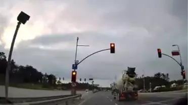 İstanbul'da Kırmızı Işık İhlali Facianın Eşiğinden Döndü