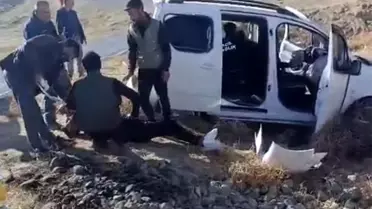 Başkale'de Kamyonet Kaza Yaptı