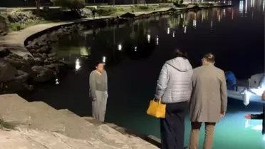 Denize atlamak isteyen genç kızı anne ve babası ikna etti