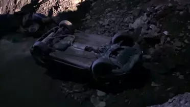 Hakkari'de Dereye Düşen Araçta İki Yaralı