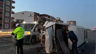 Hatay'da Minibüs ve Otomobil Çarpıştı: 11 Yaralı