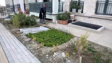 Depremzede Gülfidan Çatlak, Yeni Evinde Bahçe Kurdu