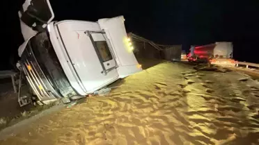 Çorum'da Tır Devriği, Sürücü Yaralandı