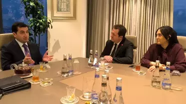 Hikmet Hacıyev Azerbaycan'ın Zaferini Kutladı