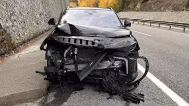 Bolu'da Elektrikli Otomobil Kaza Yaptı