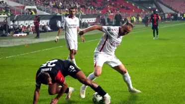 Samsunspor, Hamrun'u 3-0 Yenerek Üçte Üç Yaptı